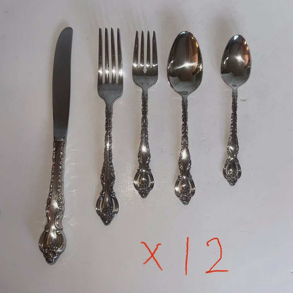International Deepsilver SilverPlate Flatware Set 62 PCs 12 Servings Orleans Box - Picture 6 of 11
